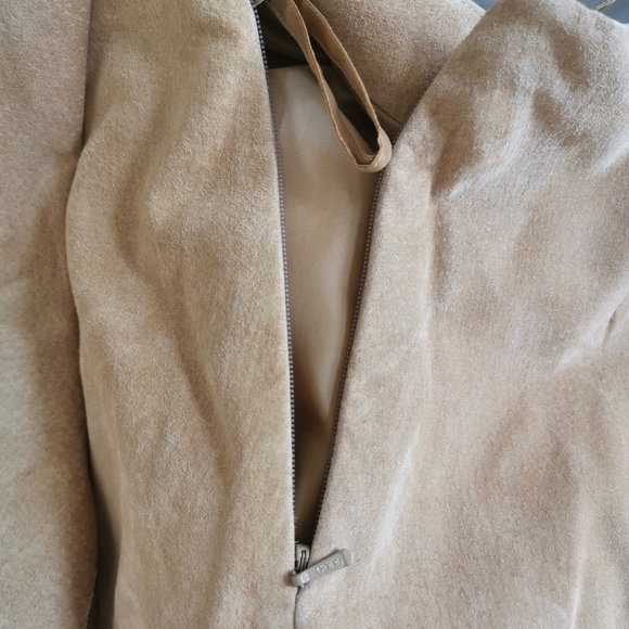 NWOT Moda International tan suede leather skirt ruffle mermaid cut - Picture 8 of 9